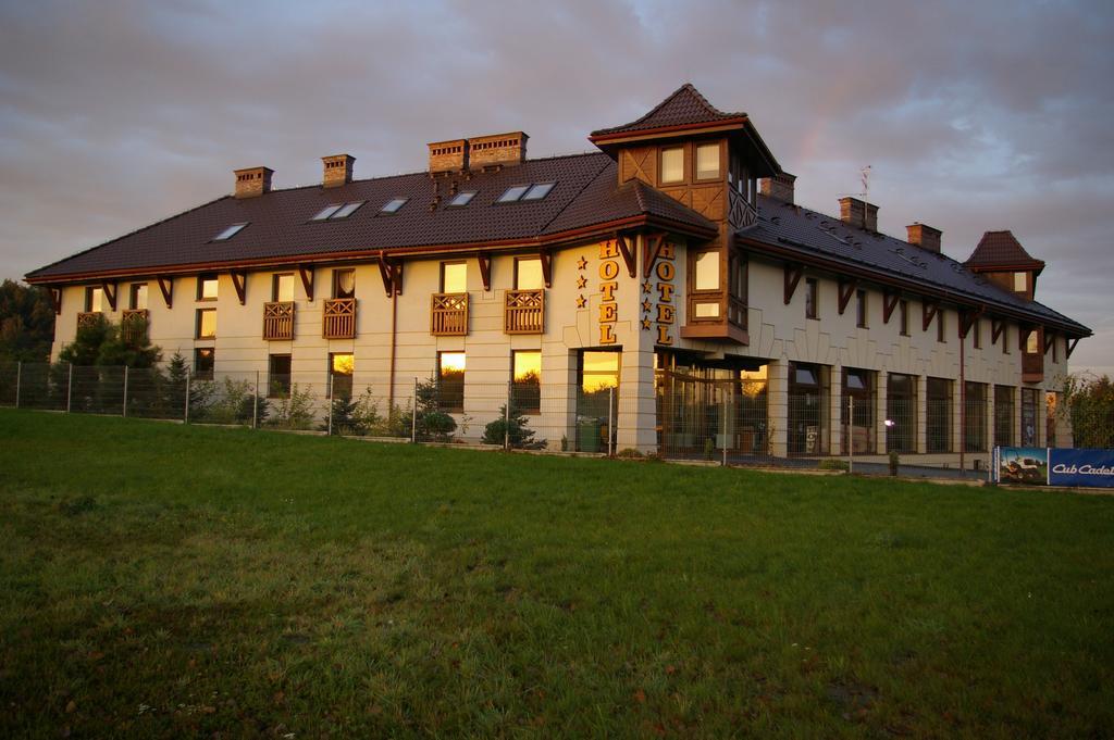 Hotel & Restauracja Timberland Orzesze Экстерьер фото